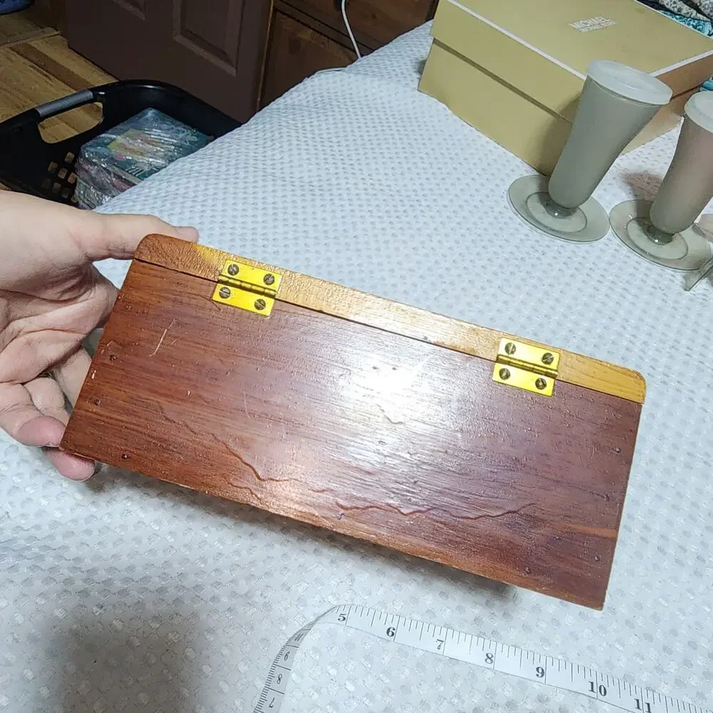 VINTAGE CEDAR WOOD SMALL TRINKET BOX CHEST 9